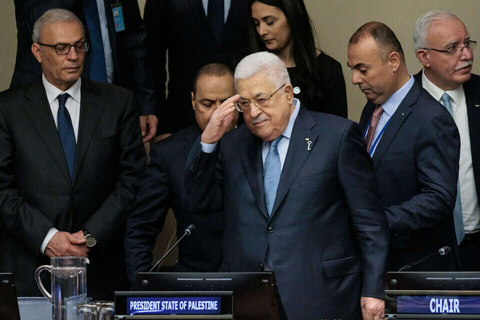מחמוד עבאס , אי.פי.אי
