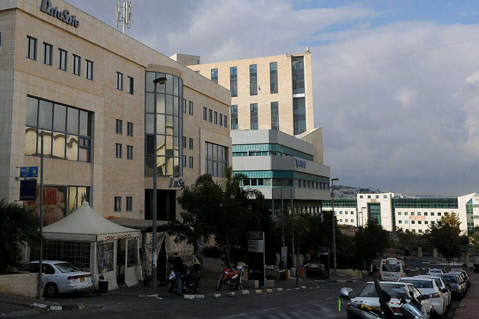מרכז ההייטק בהר חוצבים ירושלים , קונטקט