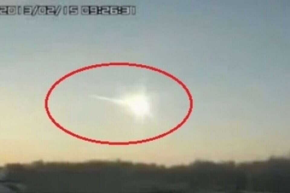 צילום: סרטון חובבים // אחד המטאורים שפגע ברוסיה ,