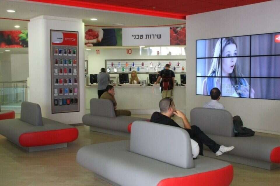 צילום: קוקו (ארכיון) // מנכ"ל החברה: "בהוט מובייל לא יצוצו אותיות קטנות" ,