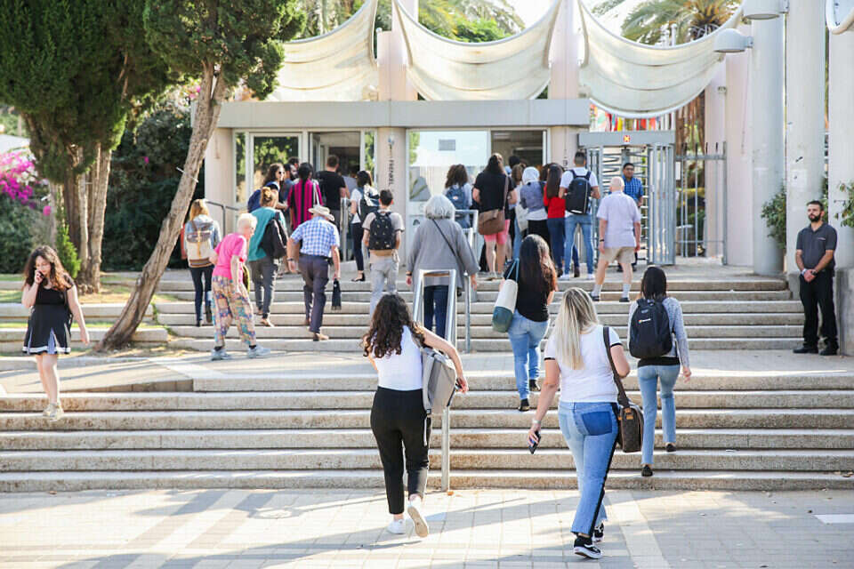 אוניברסיטת תל אביב (ארכיון) , יהושע יוסף