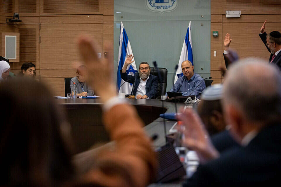 הצבעות ועדת כספים
, אורן בן חקון
