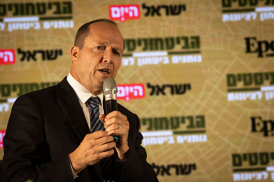 שר הכלכלה ניר ברקת , אורן בן חקון
