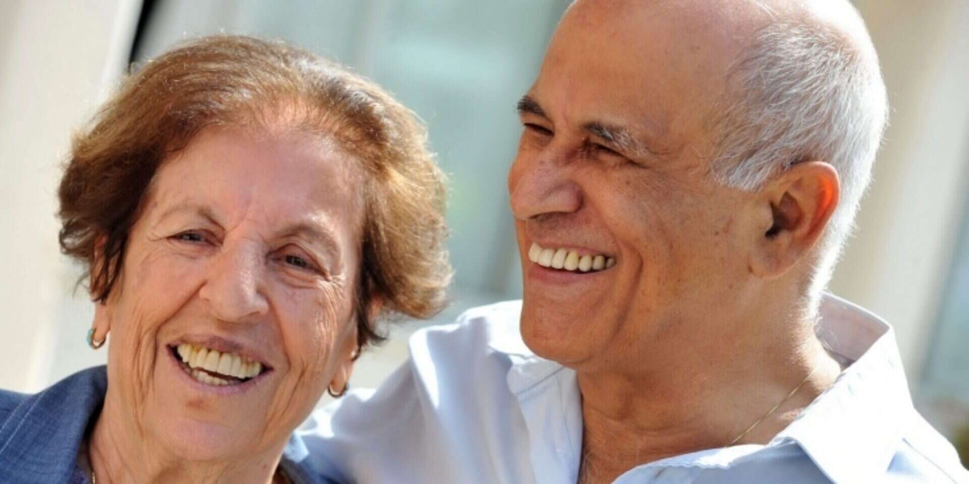 צילום: אירוע בקליק // חניתה אטיאס קידר עם יו"ר האגודה למען החייל, אביגדור קהלני. החלום שלה: "לראות את החיילים שלנו מחזיקים את דגל השלום" ,