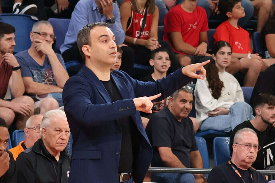 חסין , דני מרון