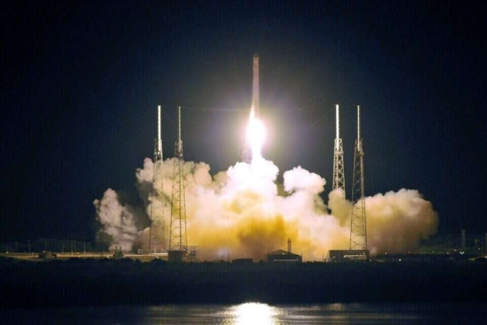 שיגור החללית הפרטית בקייפ קנאברל שבפלורידה , AP