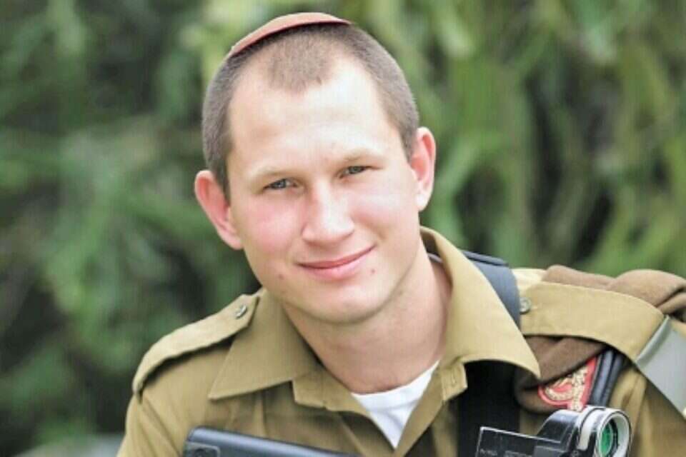 צילום: יהושע יוסף // ארי בנימין. קרבי זה הכי, אחים , 