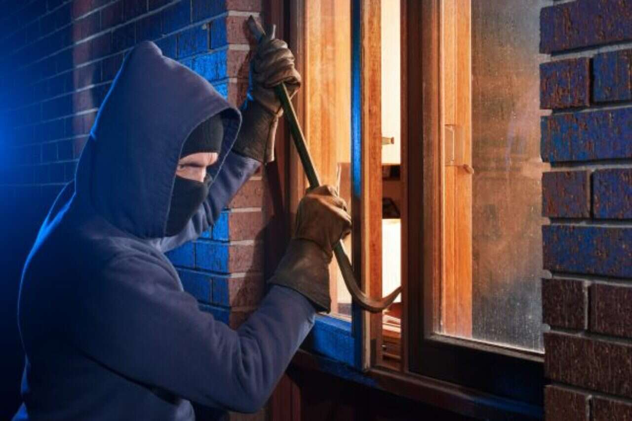Left traces: "Zara's slipper" brought down the serial burglar in intelligence