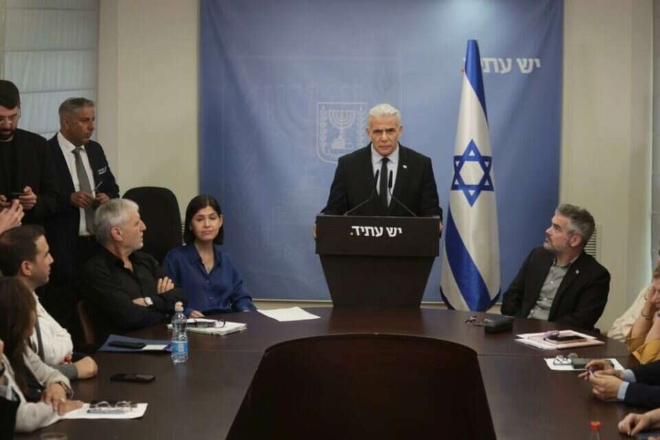 "חוק עיגון הציונות? זו גזענות", לפיד בישיבת הסיעה , אורן בן חקון