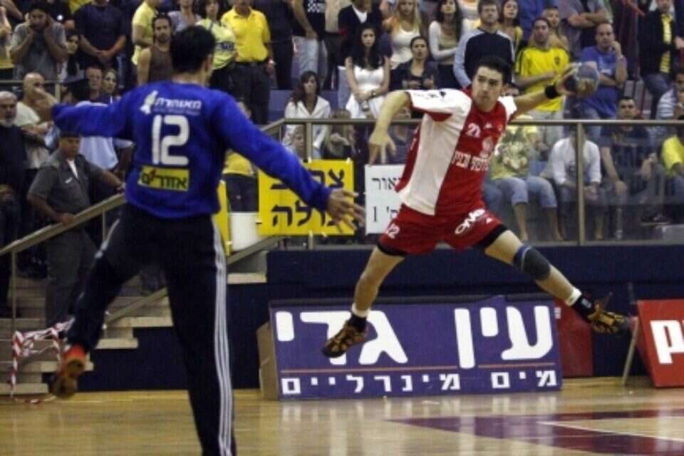 צילום: אלן שיבר // אייל שור (מימין). שער שכיפר על תקופה לא קלה ,