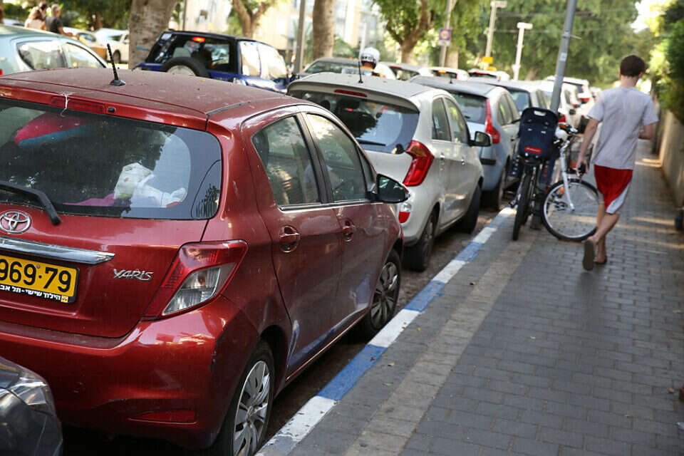 רכבים חונים בתל אביב , יהושע יוסף