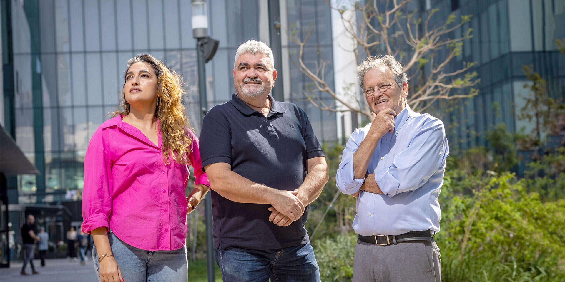 "קודם כל ולפני הכל, אנחנו דורשים השוואת זכויות לשכירים". מימין: ד"ר רובי נתנזון, רמי בז'ה ותיקי אדיסון , אריק סולטן