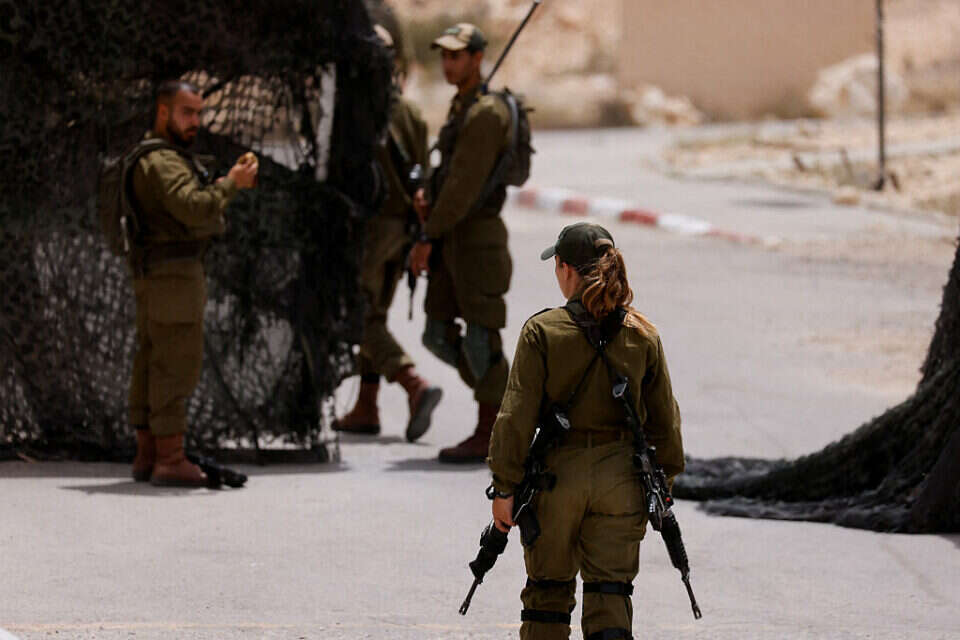 חיילים במוצב בקרבת מקום התקרית , רויטרס