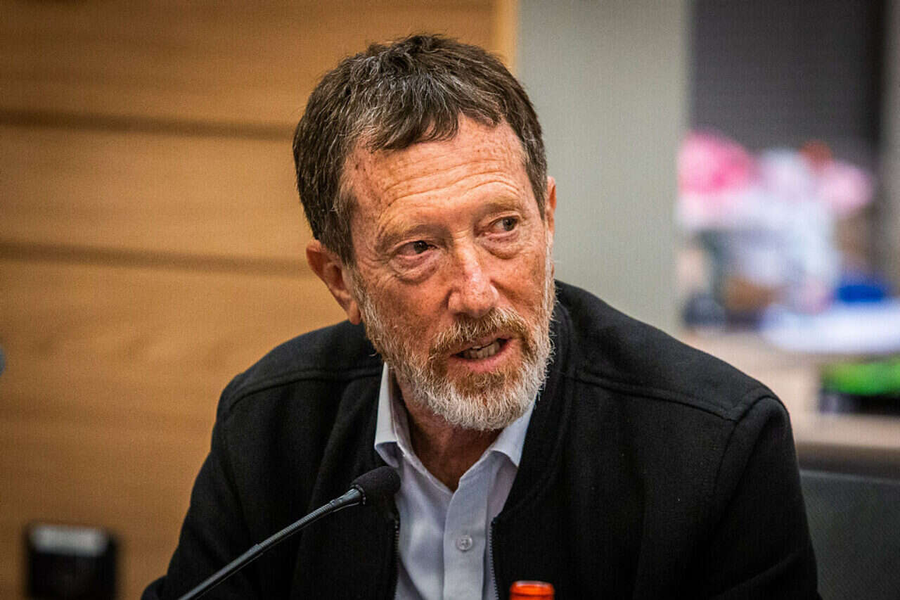 Electoral economy? Prof. Simhon answers the critics: "The economy needs the acceleration of consumption"