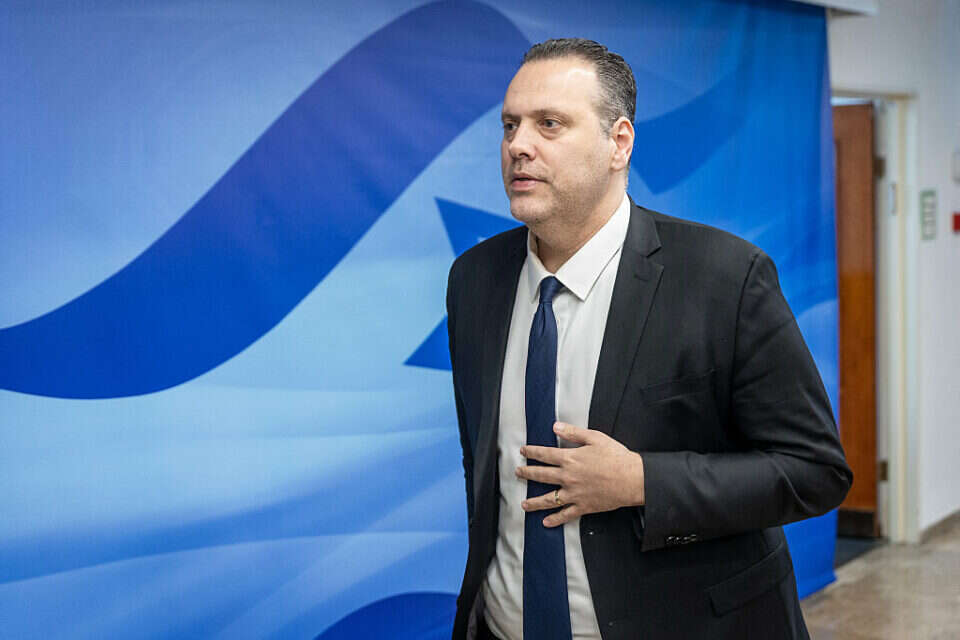 השר מיקי זוהר
