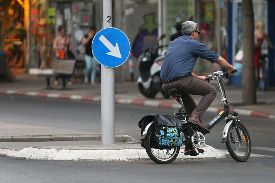 רוכבי אופניים, אילוסטרציה , יהושע יוסף