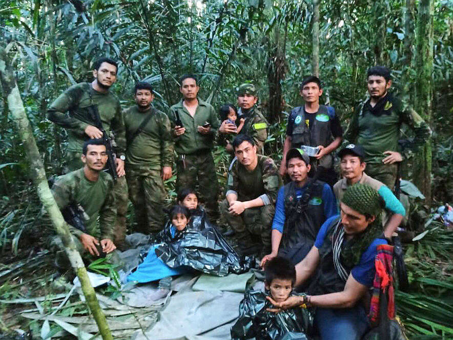 סוף שמח: לאחר 40 ימי חיפושים – אותרו בחיים הילדים שנעלמו בג'ונגל בקולומביה