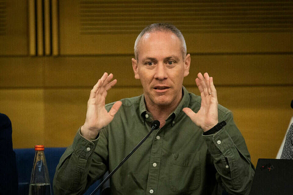 חילי טרופר , אורן בן חקון