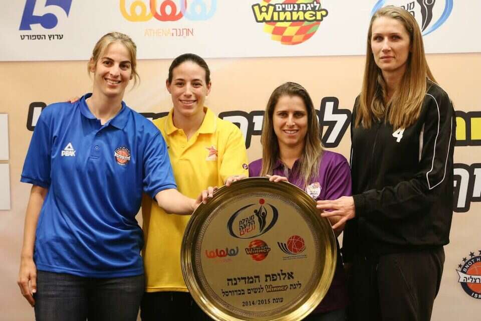 צילום: עודד קרני, ליגת ווינר נשים // ארבע הקפטניות היום במסיבת העיתונאים ,