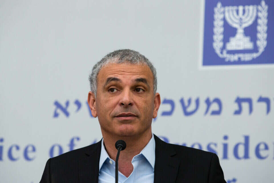 משה כחלון , דודי ועקנין