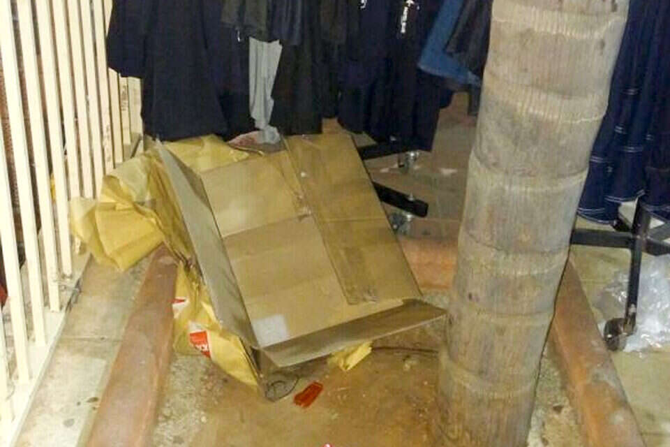 הארגז שבתוכו אותר הילד // צילום: דוברות המשטרה // הארגז שבתוכו אותר הילד ,