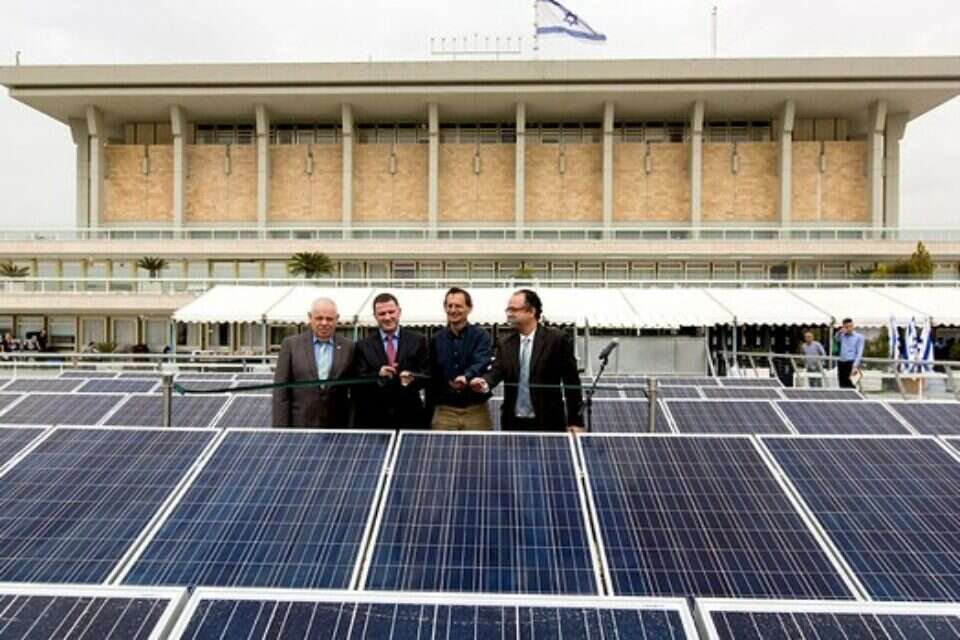 גג סולארי בכנסת , דודי ועקנין
