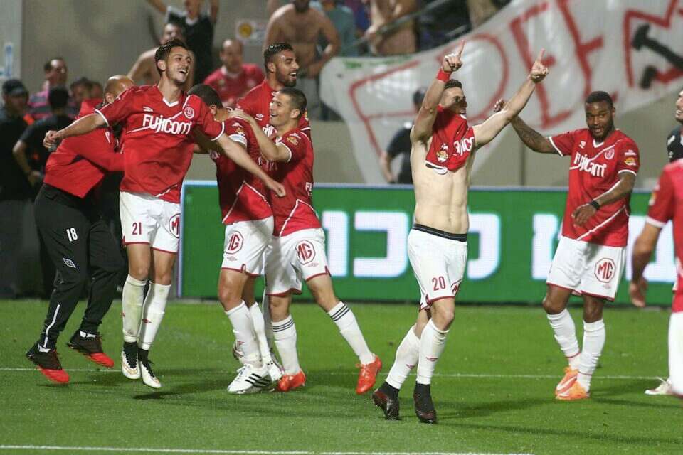 צילום: אלן שיבר // הפועל ת"א מול אשדוד. מי תתרחק מהקו האדום? , 