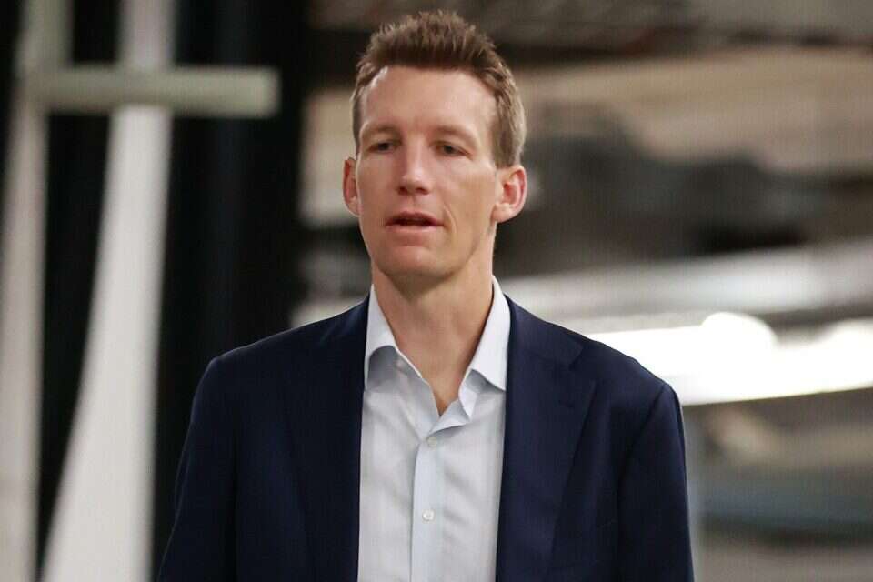 מייק דאנליבי ג'וניור. נבחר למנג'ר החדש של גולדן סטייט , אי-פי