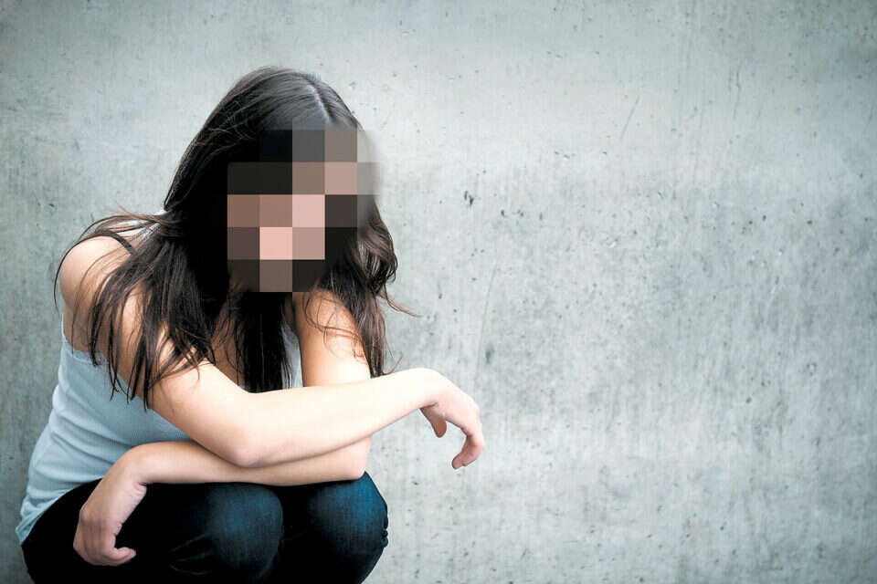 חשד: כפה על בעלת מוגבלויות יחסי מין עם חבריו // צילום: Gettyimages (אילוסטרציה) // חשד: כפה על בעלת מוגבלויות יחסי מין עם חבריו ,