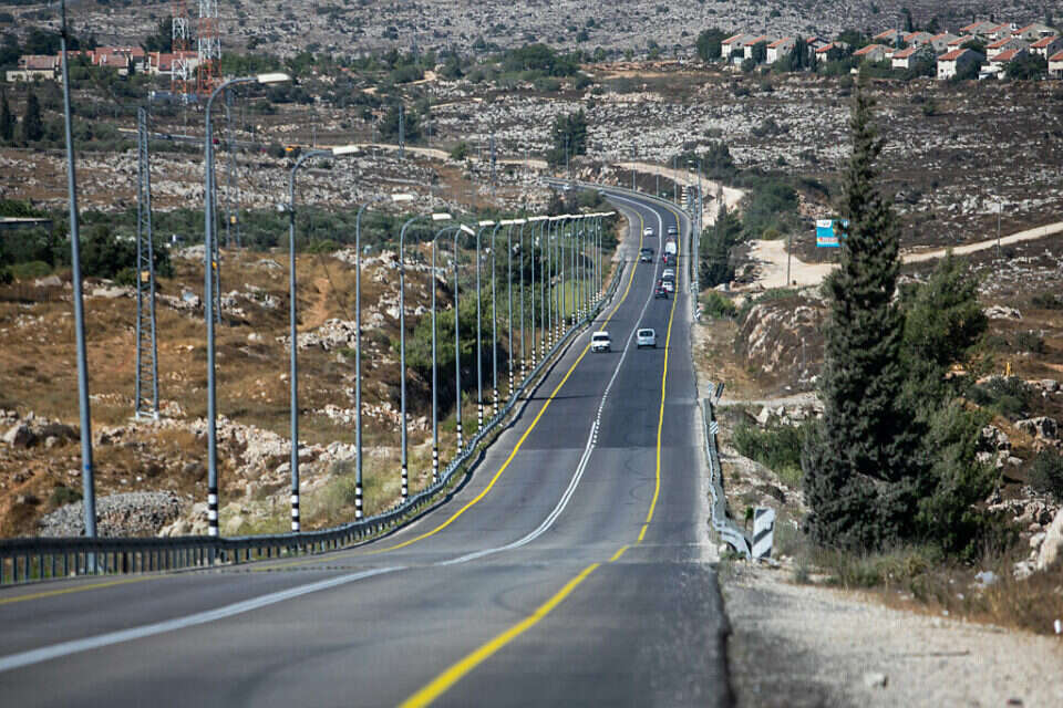כביש 60 (ארכיון) , אורן בן חקון