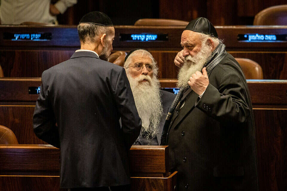 מאיר פרוש, יצחק גולדקנופף ואורי מקלב בכנסת
, אורן בן חקון