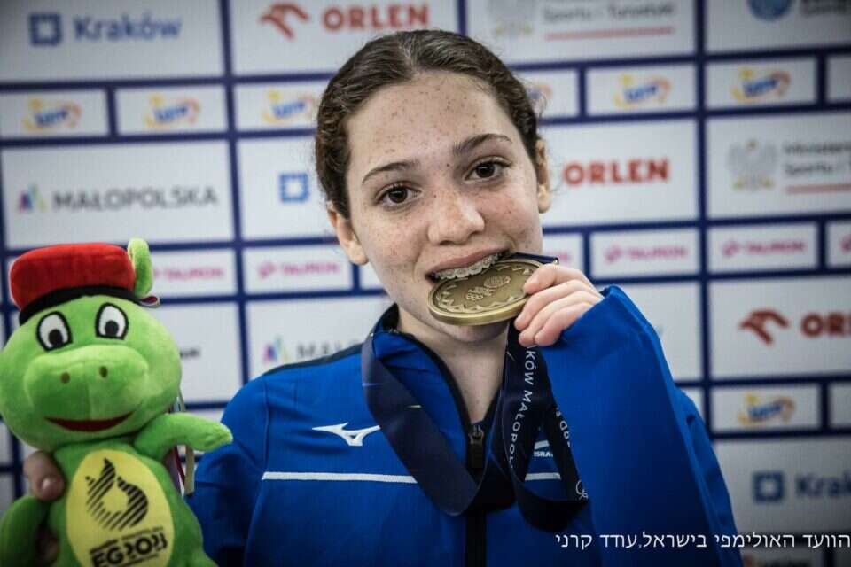 גילי קוריצקי. רק בת 14 וכבר נחשבת להבטחה ענקית , עודד קרני, הוועד האולימפי