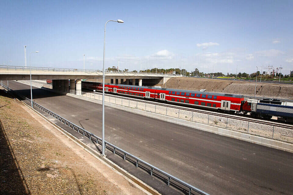 רכבת ישראל באזור הרצליה, ארכיון , עמי שומן