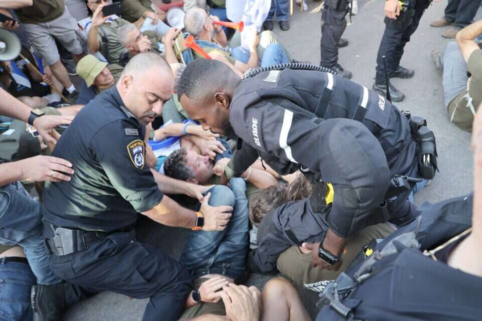 אירוע דרמטי. עצורים ליד ביתו של לוין , יהונתן שאול