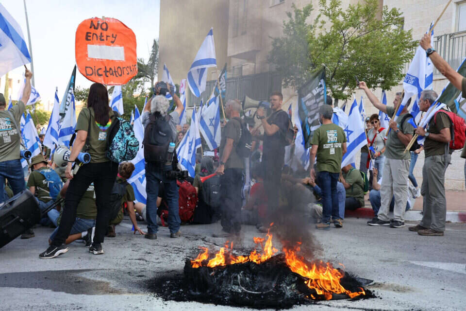 הפגנה מול בית השר יריב לוין במודיעין, ארכיון , יהונתן שאול