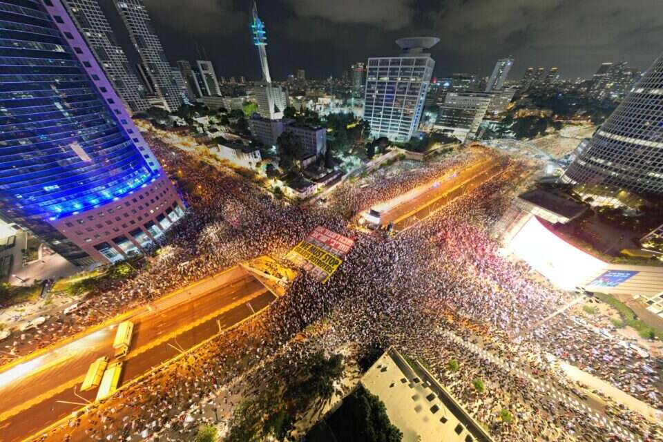 מפגינים בת"א , גלעד פירסט