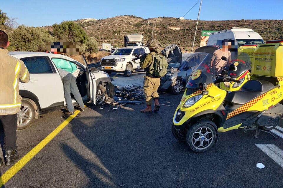 תאונה בכביש 60 , מד"א