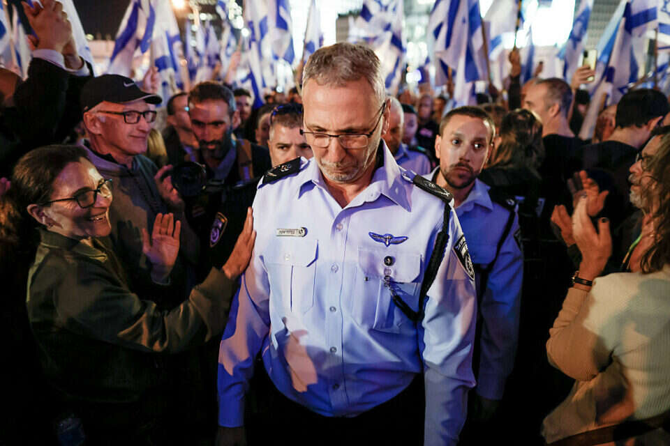  ניצב עמי אשד בהפגנה בת"א , אריק מרמור/פלאש90