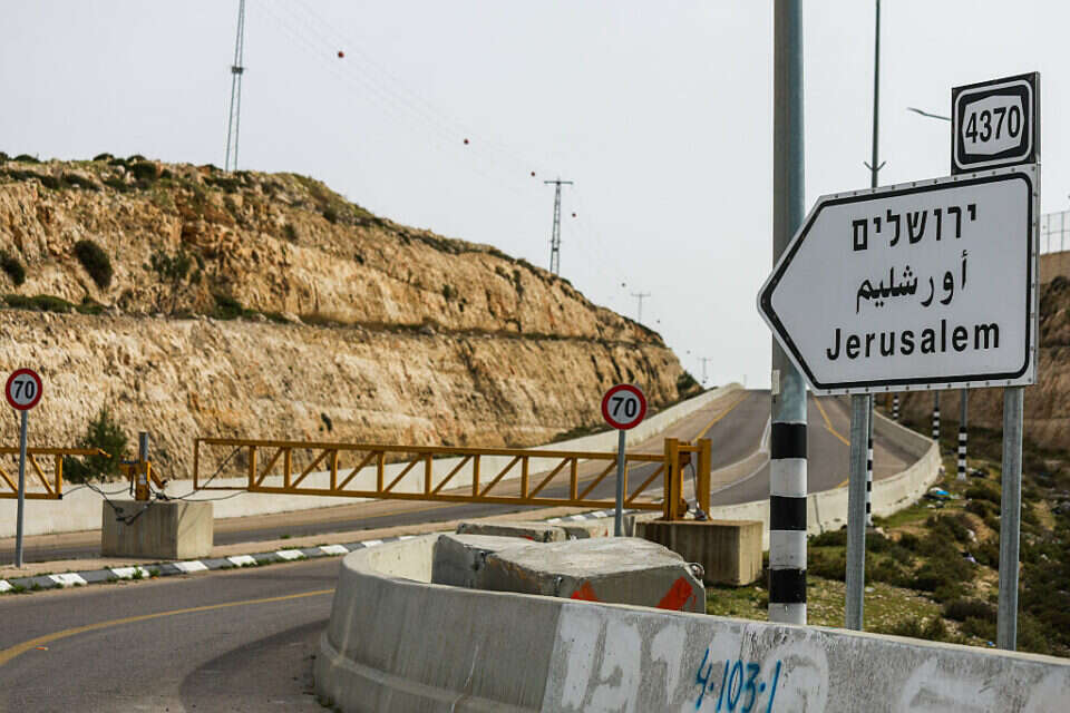 News for the settlement: the road closed on the weekends will be opened all days of the week