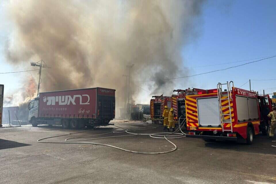 השריפה בשוק הסיטונאי בגבעת שאול , א27