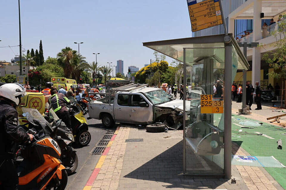 זירת הפיגוע ברמת החייל בתל אביב