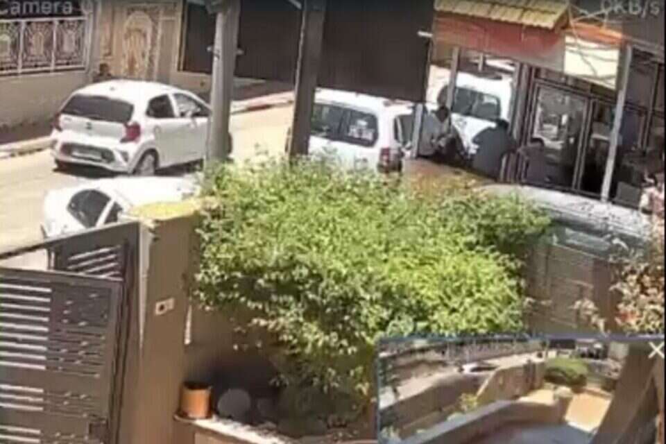 רכב המחבלים מבצע ירי לעבר החנות בשכונת השומרונים
