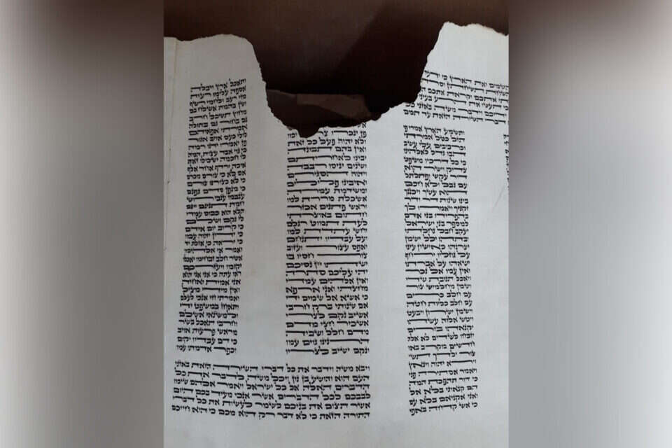 ספר התורה שכרסמו חולדות בבני ברק