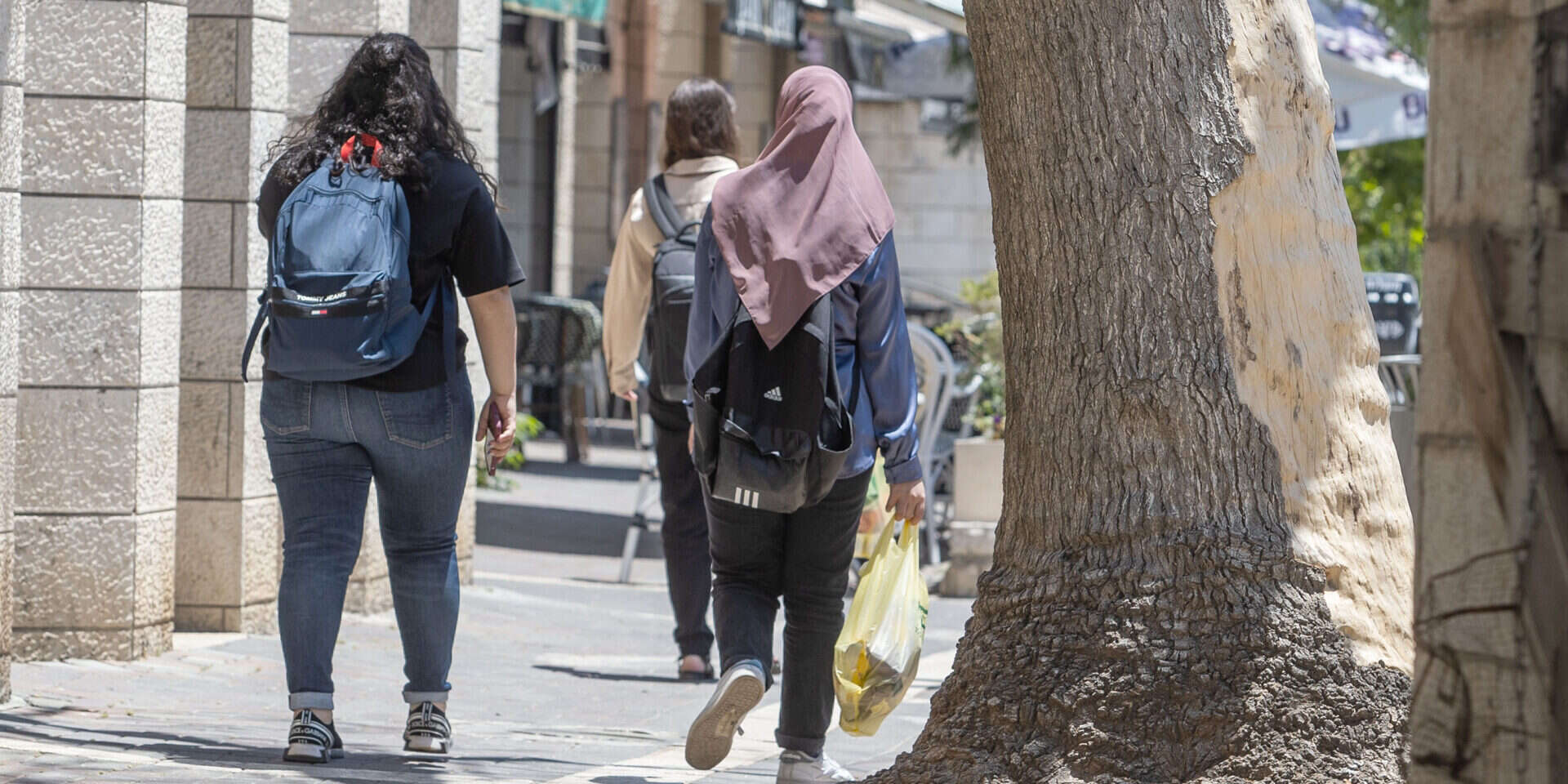 חיים יחד, אלה לצד אלה. יהודים וערבים בגבעה הצרפתית