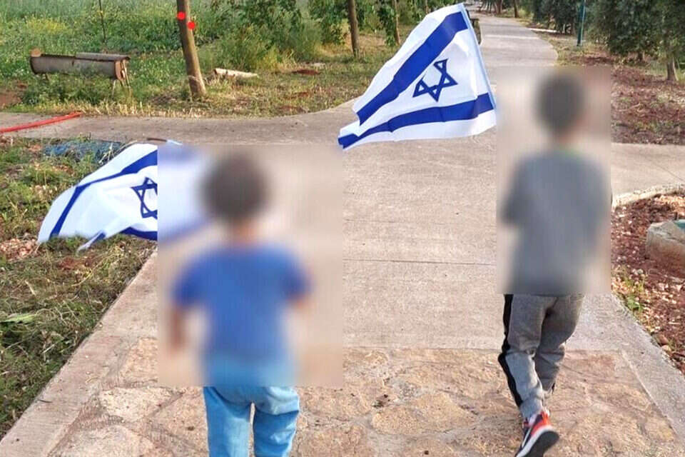 רוצים להישאר יחד. מיכאל ועומר