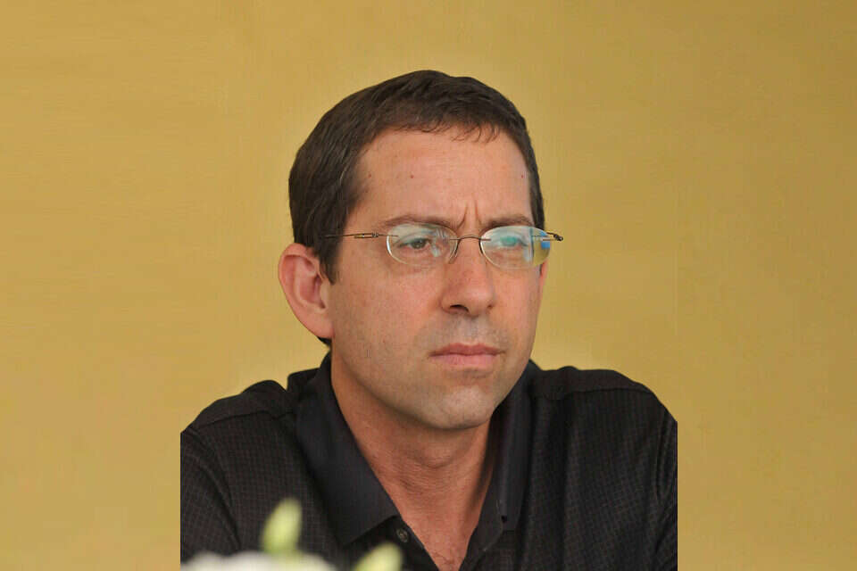 פרופסור גל לופט , יוסי זליגר
