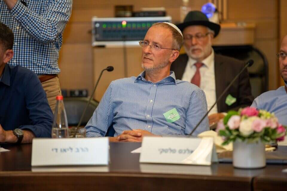 הרב ליאו די בישיבה קורא לרה"מ להפסיק את מימון הרשות הפלשתינית