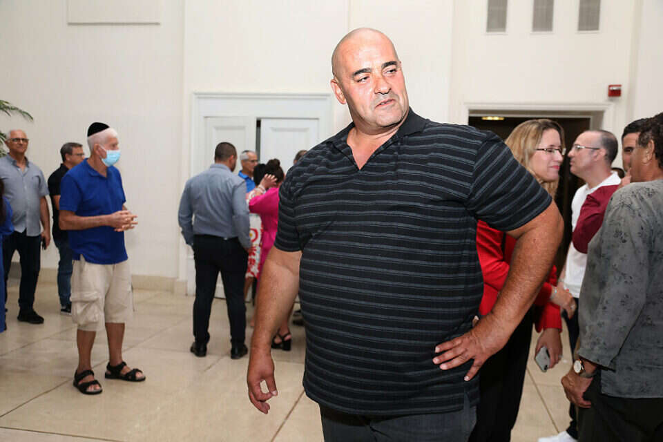 "אני מתנצל", איציק זרקא. , גדעון מרקוביץ