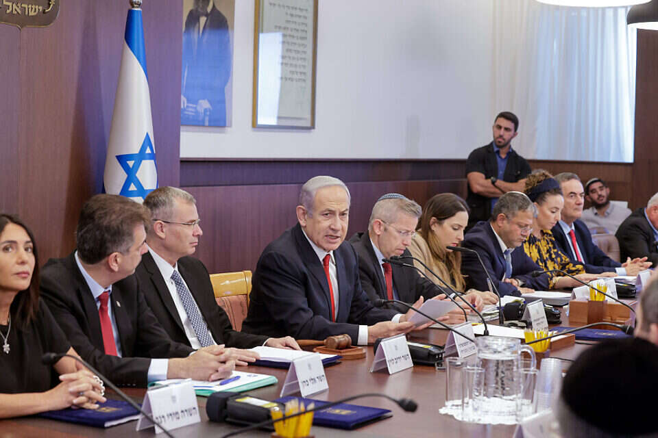 ישיבת ממשלה (ארכיון)