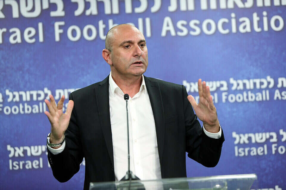 יו"ר ההתאחדות לכדורגל שינו זוארץ , אודי ציטיאט